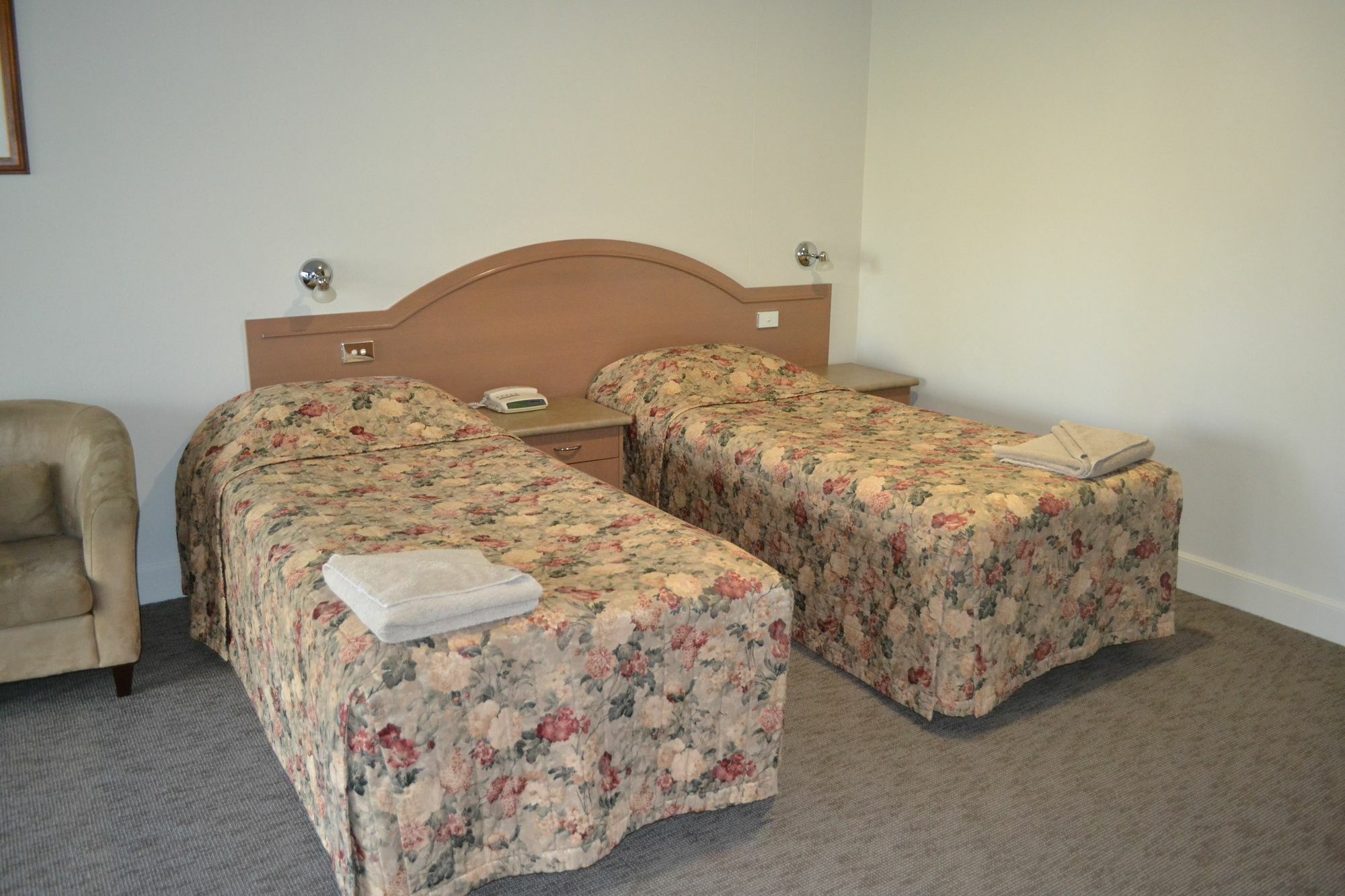 ヤラウォンガ マルワーラ ゴルフ クラブ リゾート エクステリア 写真 A room at the hotel