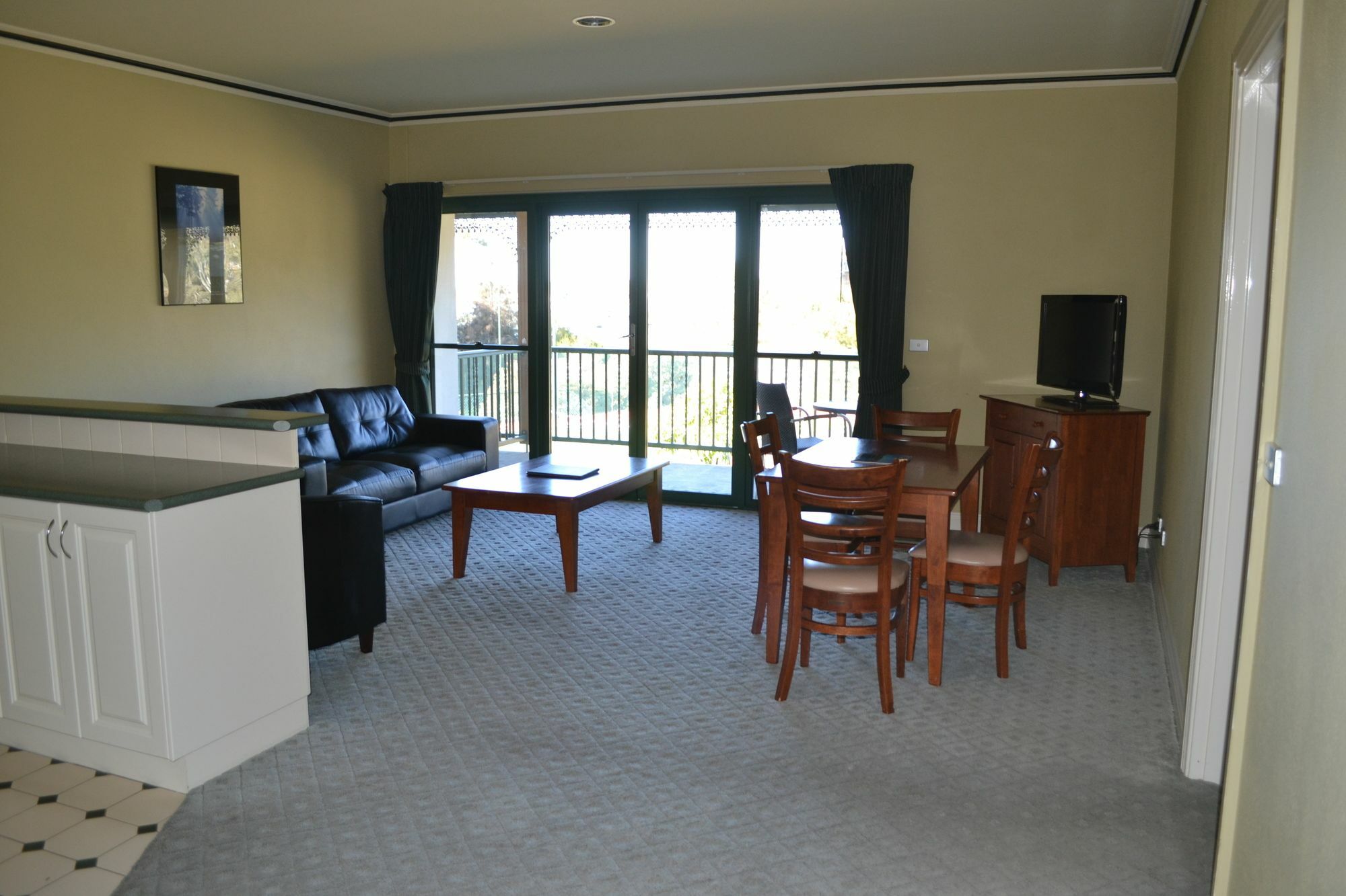 ヤラウォンガ マルワーラ ゴルフ クラブ リゾート エクステリア 写真 A typical apartment at the hotel
